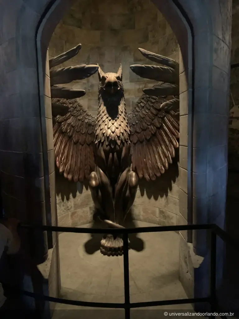 Castelo de Hogwarts por dentro: a fila que é uma atração