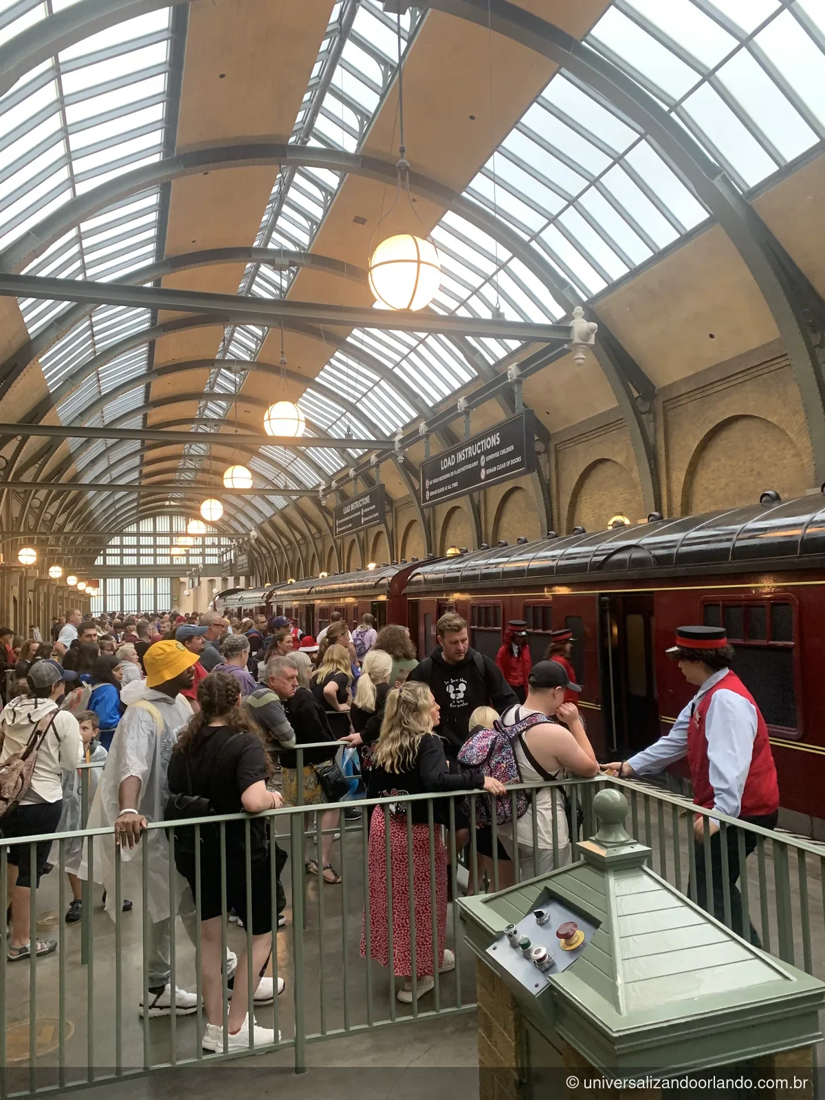 Interior da estação de King's Cross reconstruída na Universal