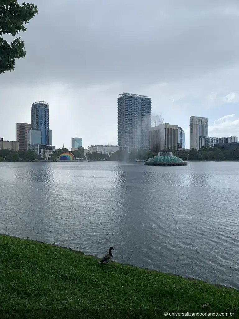 Lake Eola: o parque no centro de Orlando que quase ninguém visita