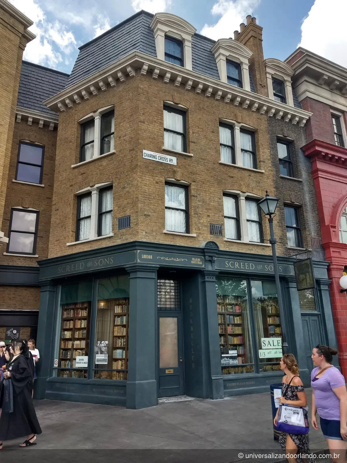 Fachadas da Londres cenográfica, na entrada para o Beco Diagonal